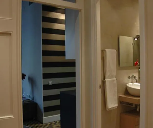 דירה Period Luxury Apartment In Barcelona Prime Location With Street View ברצלונה